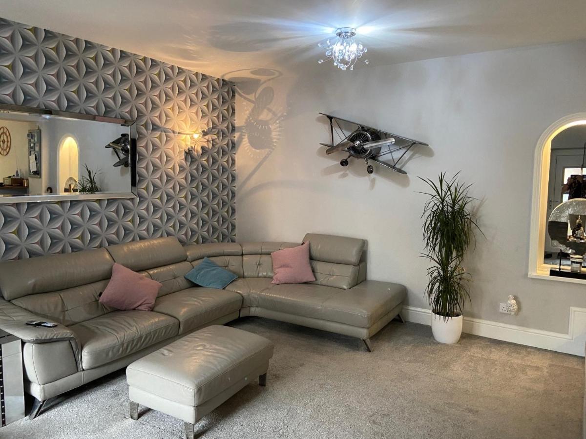 Loveliest Homes Paignton - Casa Marina - 3 Bed, 2 Bathroom House, Balcony, Parking 외부 사진